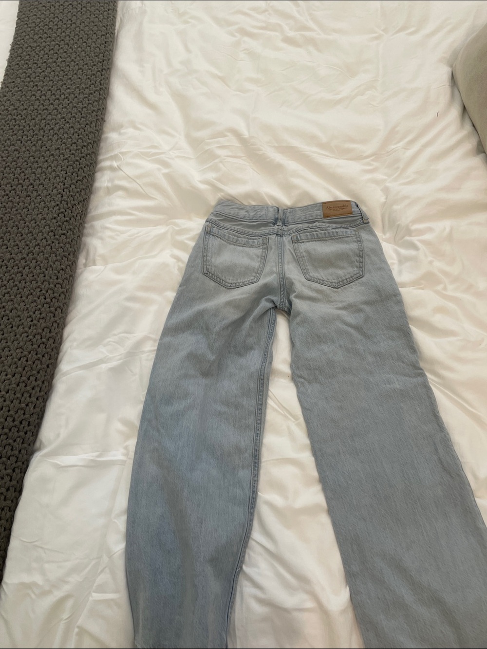 abercrombie kids Light Blue Wide-Leg Jeans with Pink Bow Patches - Picture 4 of 5